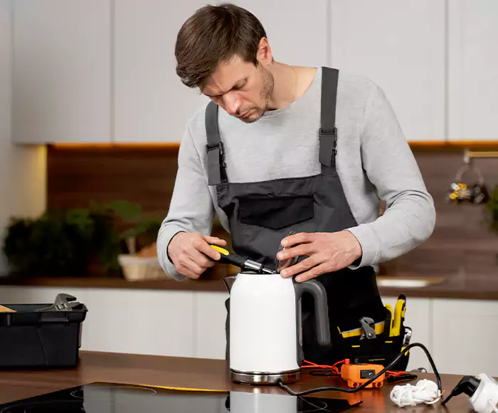 Skilled Blender Technicians: Your Small Appliance Repair Experts for Lowell, MA